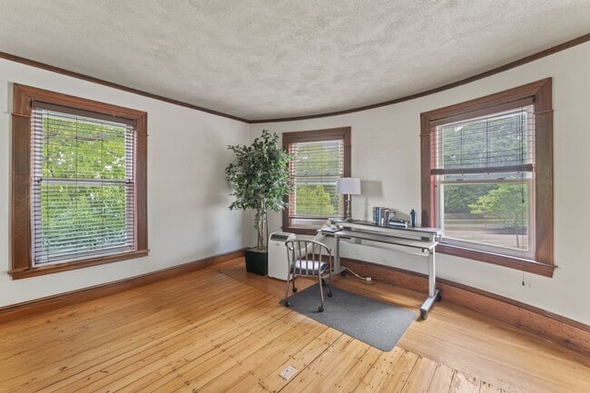 Building Photo - 388-Arborway388 Arborway