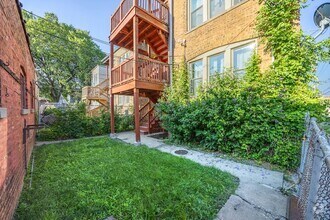 Building Photo - 7846 S Paulina St