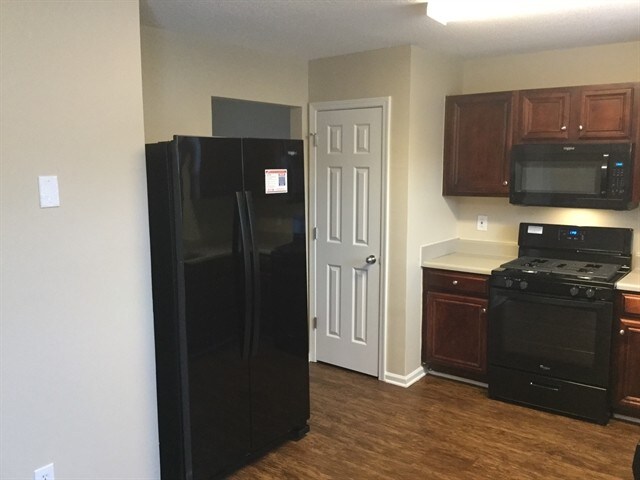 Foto del edificio - 4897 Bryant Dr