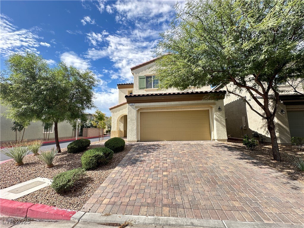 Foto principal - 7381 Amesbury St
