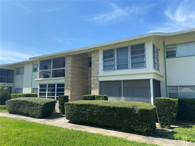 Building Photo - 8303 Bardmoor Blvd