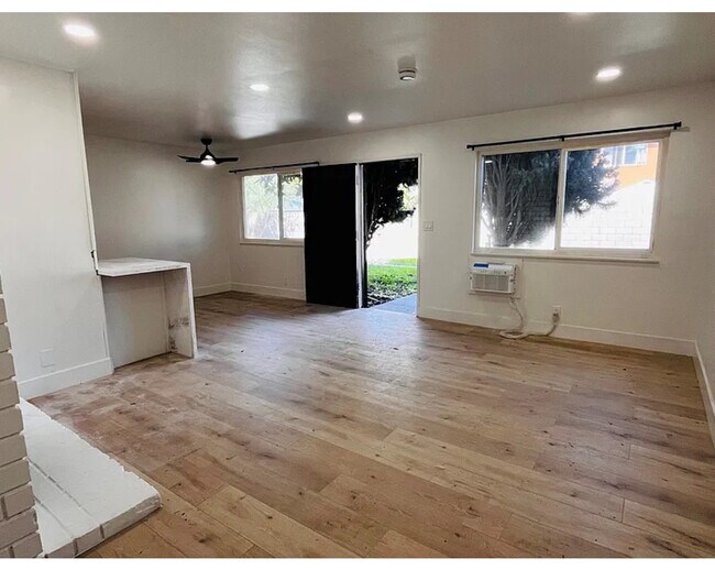 Foto del edificio - 17082 Emerald Ln