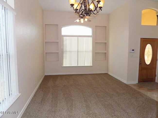 Building Photo - 5473 Roger Maris Dr