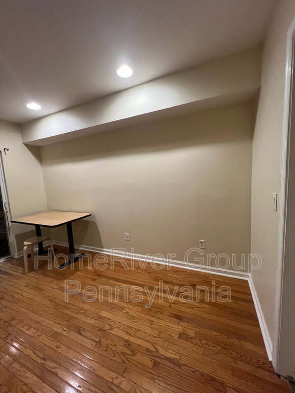 Foto del edificio - 3856 Fairmount Ave