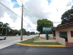 Building Photo - 14415 N Kendall Dr