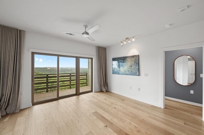 Foto del edificio - 3600 S Lamar Blvd