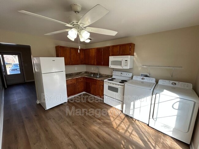 Building Photo - 5476 Broomall St