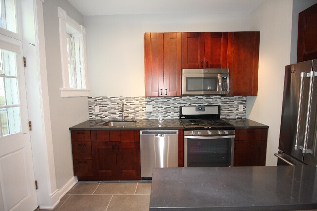 Foto del edificio - 618 Hunter Ave