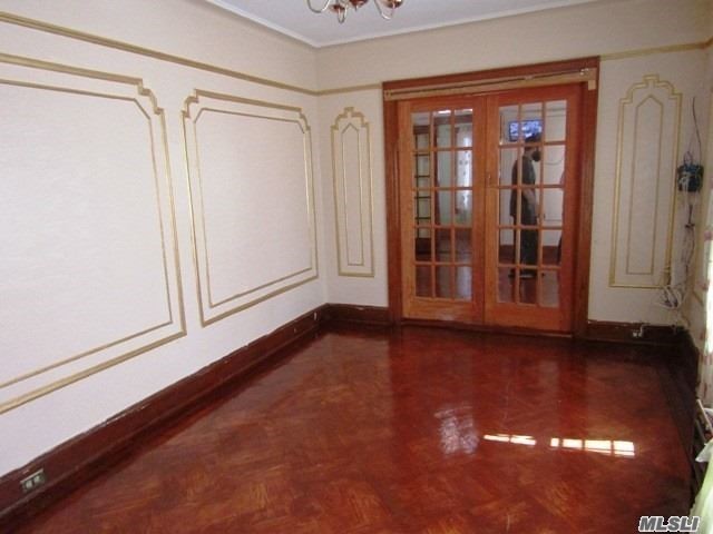 Foto del edificio - 89-50 211th St