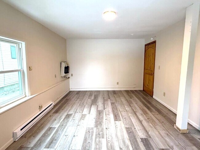 Foto del edificio - 551 E 12th St