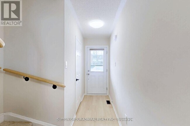 Building Photo - 32 Kelso Crescent