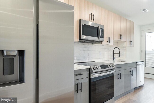 Foto del edificio - 2252 N Front St