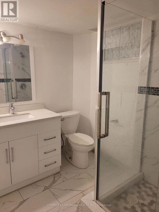 Photo du bâtiment - 3249 Oakglade Crescent