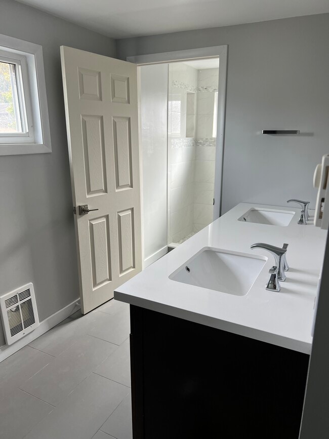 Photo - 7934 18th Ave SW House