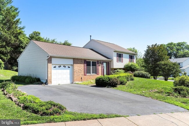Building Photo - 1803 E Beech Rd