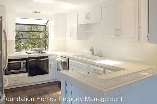 Building Photo - 2 br, 1.5 bath House - 116 Sausalito Blvd.