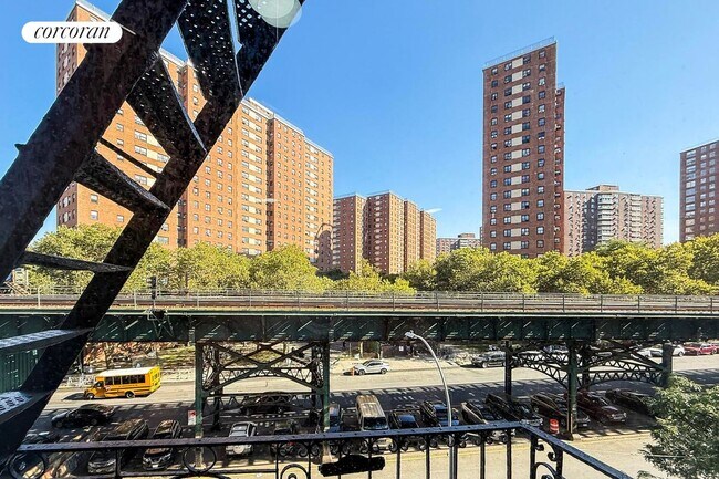 Building Photo - 3161 Broadway