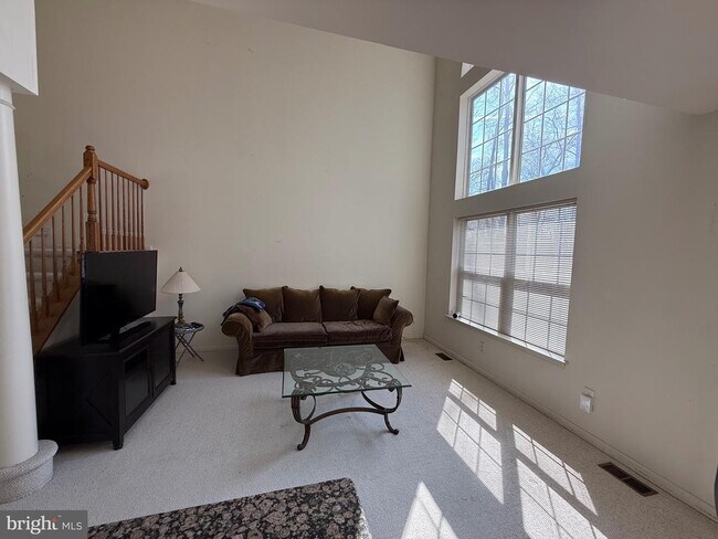 Building Photo - 256 Fountayne Ln