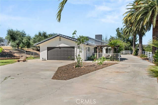 Primary Photo - 21250 Cielo Vista Way
