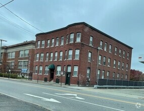 Building Photo - 97 Bridge St