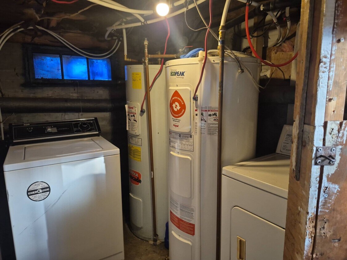 Building Photo - 2 Avenue St Jean