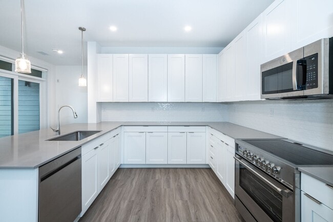 Building Photo - 15 Parkview