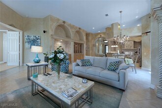 Building Photo - 4248 Kensington High St