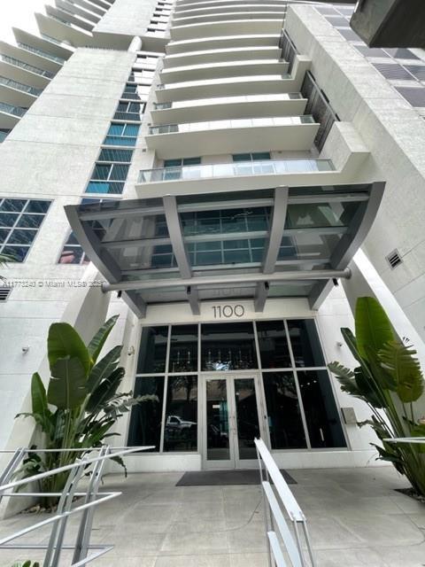 Primary Photo - 1100S S Miami Ave
