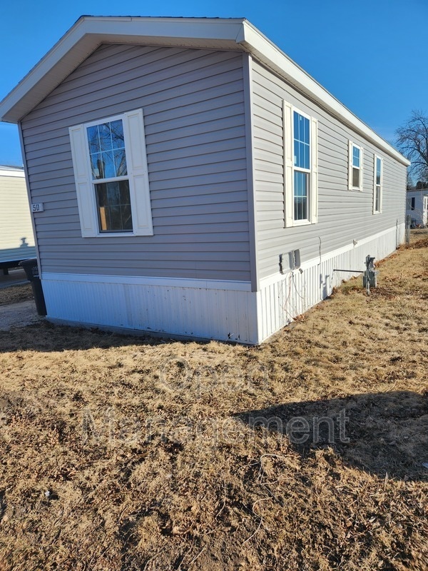 Building Photo - 755 N Tratt St