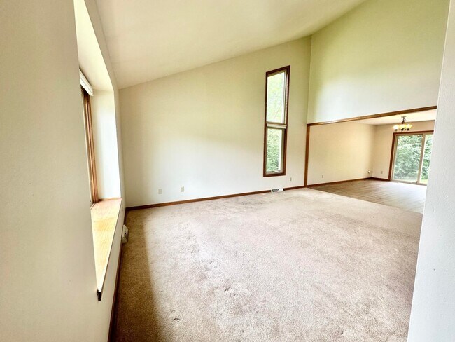 Foto del edificio - 1456 Meadowcreek Ct