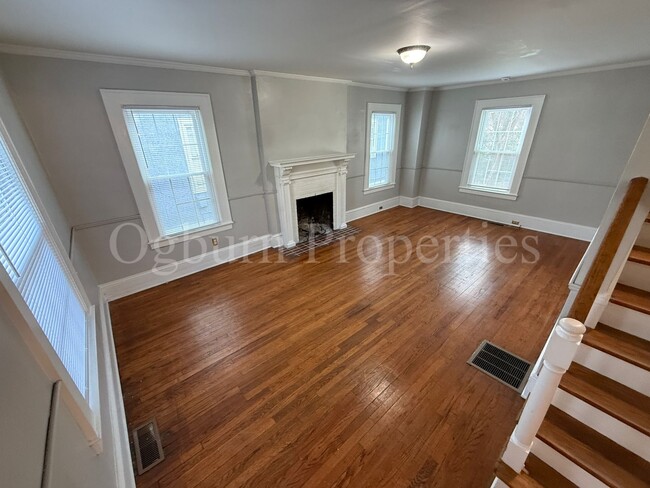 Foto del edificio - 114 S Sunset Dr