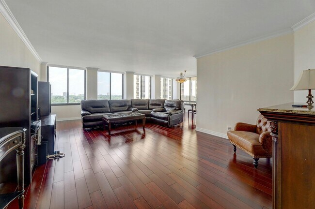 Foto del edificio - 300 Winston Dr