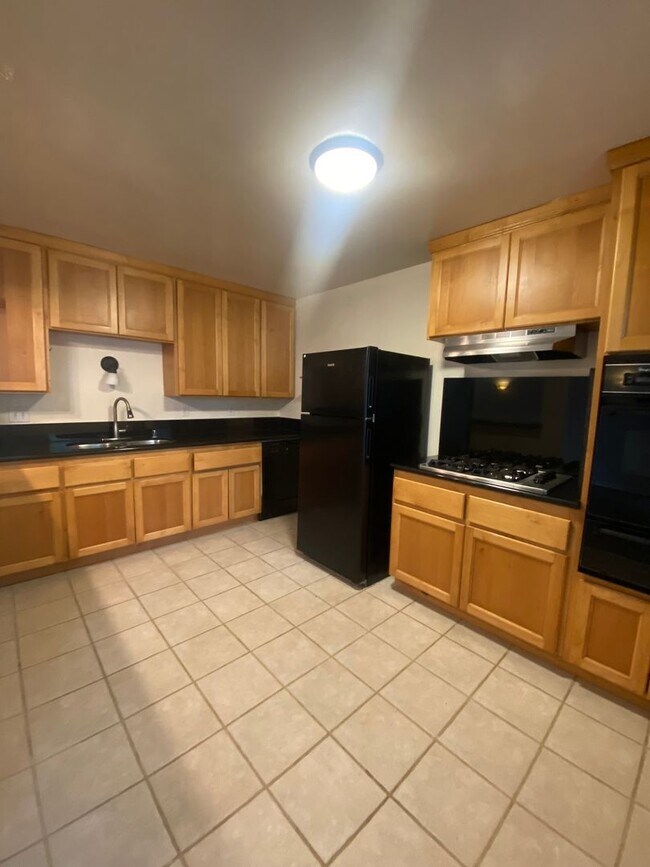 Building Photo - 4937 Coronado Ave