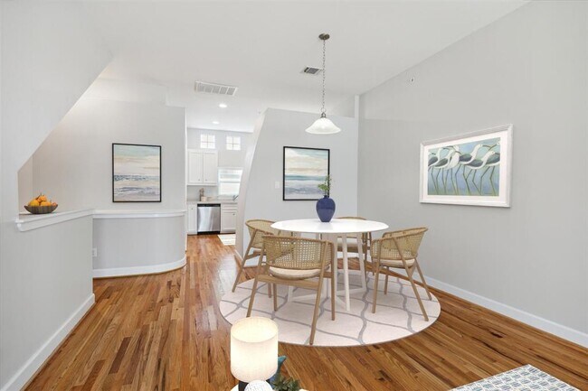 Foto del edificio - 8705 Bryam St