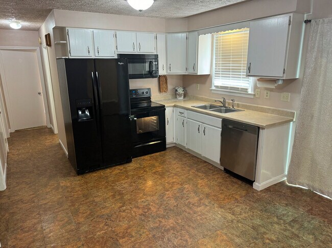 Building Photo - 17 Eider Ln