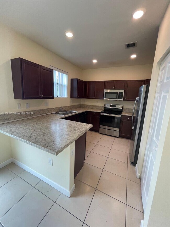 Foto del edificio - 3757 SE 2nd St