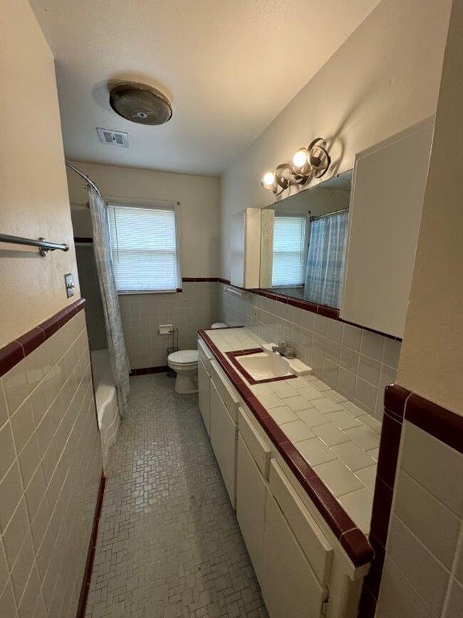 Foto del edificio - 3 bed 1bath in Norman! Easy to show and re...