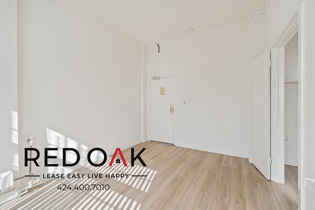 Foto del edificio - ~1 Month FREE~ Cozy Bachelor with Beautifu...