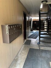 Building Photo - 2022 Branard St