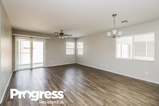 Building Photo - 4684 E Silverbell Rd