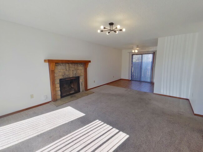 Foto del edificio - 3959 N Garland Cir