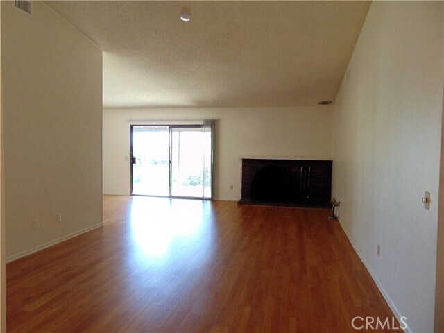 Foto del edificio - 880 Kimberly Ct