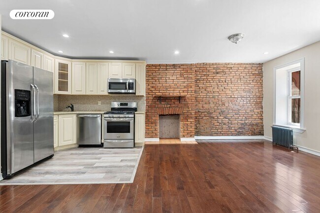 Building Photo - 499 Decatur St