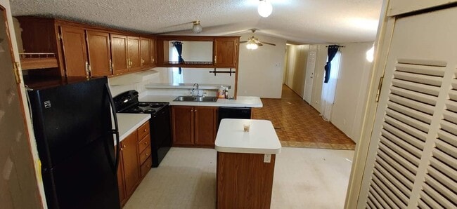 Foto del edificio - 4021 Birch Ln