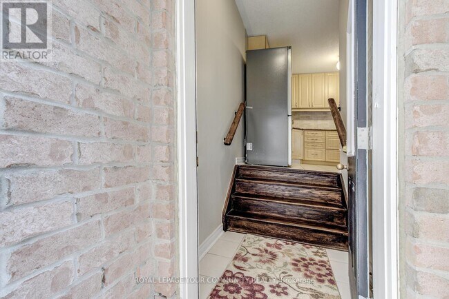 Building Photo - 310 Golden Forest Rd