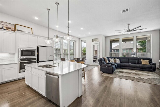 Foto del edificio - 320 Teakmill Trail