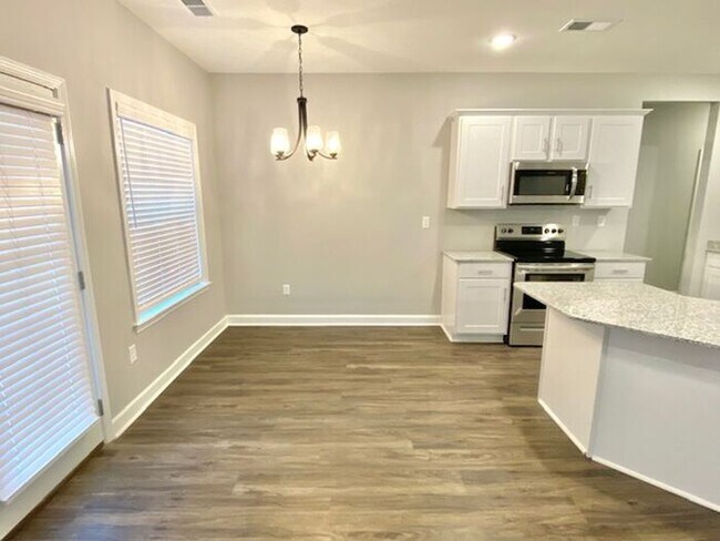 Foto del edificio - Now Leasing A Brand New 4 Bedroom 2.5 Bath...