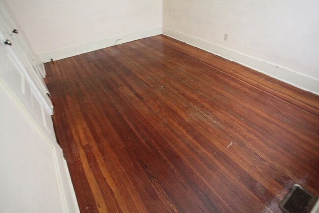 Building Photo - Samford Ave Available!