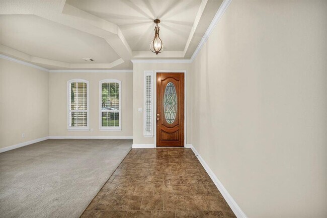 Building Photo - 15220 Interlachen Dr
