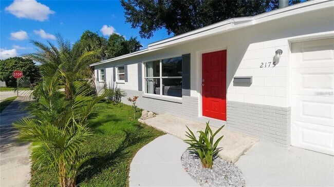 Foto del edificio - 2175 43rd Ave N